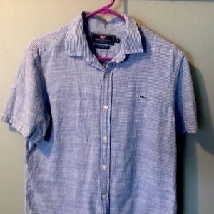 Mens size M vineyard vines short sleeve slim fit whale shirt.
